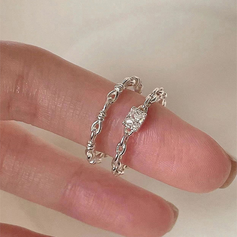 「环环相扣」素圈戒指女 小众设计轻奢高级感 方糖冷淡风闺蜜戒指