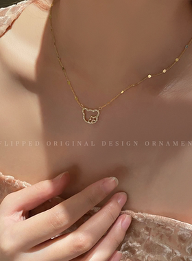 色小熊锆石吊坠项链女款新款时尚颈链配饰可爱小众高级感锁骨链