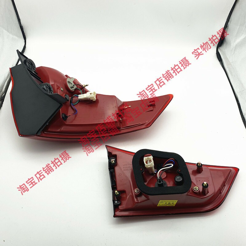 HUATAI NEW SANTA FE 테일 라이트 어셈블리에 적합 1.5T 후면 테일 라이트 NEW SANTA FE 후면 테일 라이트 내부 및 외부 테일 라이트 브랜드 뉴