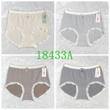 她概念内裤18433A无缝莫代尔千鸟格舒适透气包臀女士中高腰平角裤