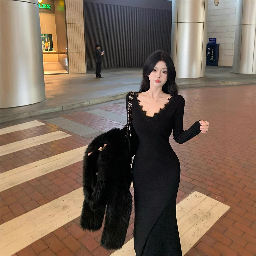 御姐蕾丝边长袖v领连衣裙女秋冬季纯欲包臀小妈长裙打底鱼尾裙子