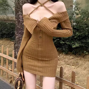 纯欲一字肩挂脖长袖针织连衣裙女秋季小个子辣妹性感翻领包臀裙子