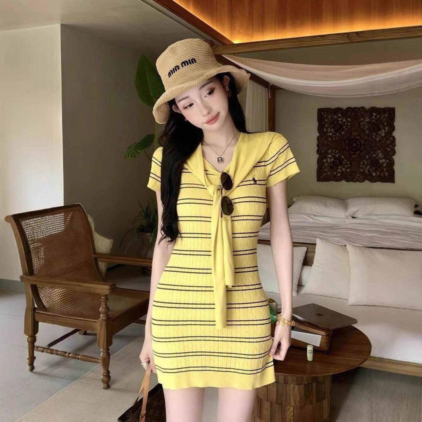 纯欲辣妹风条纹针织连衣裙女夏季