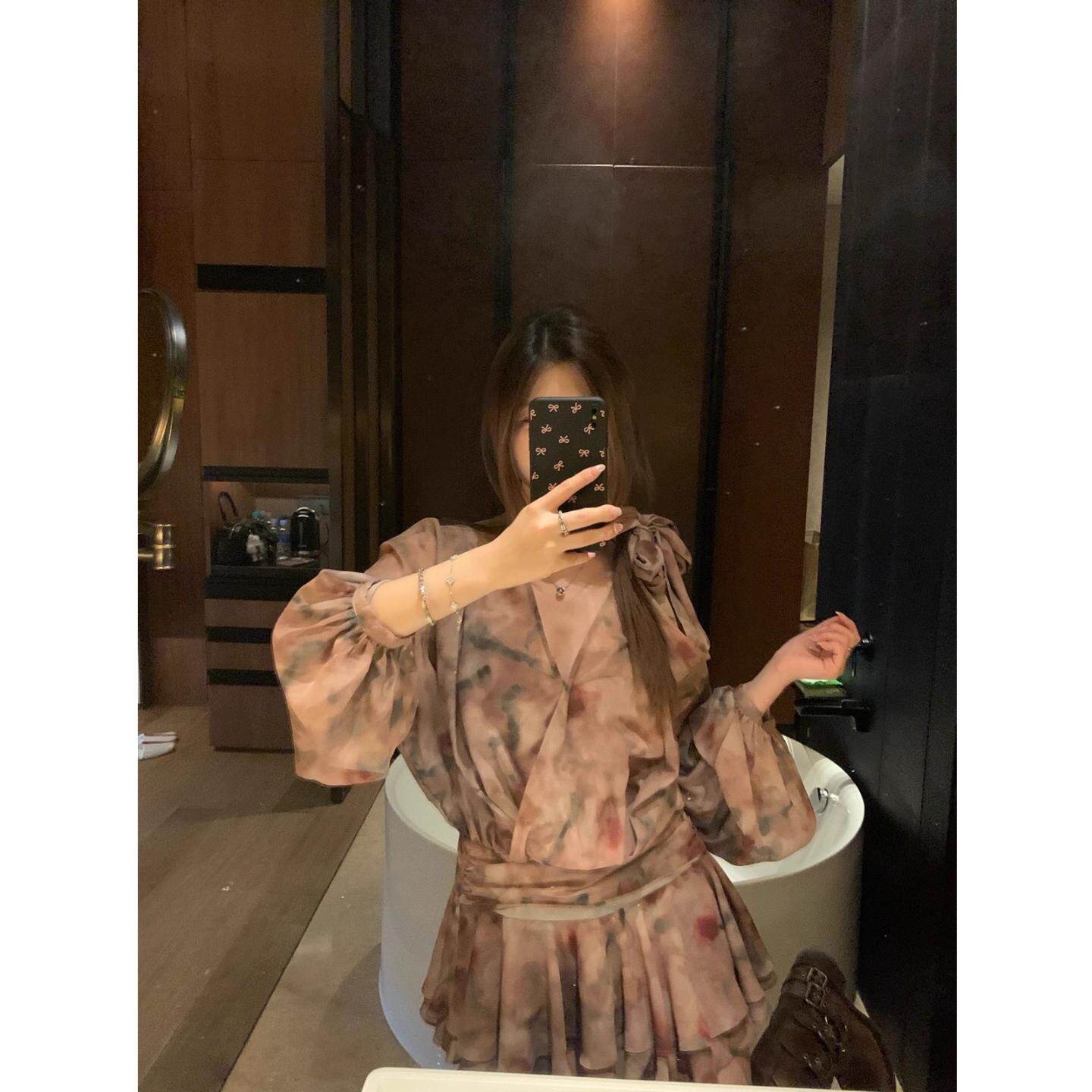 晕染碎花雪纺V领百褶连衣裙女