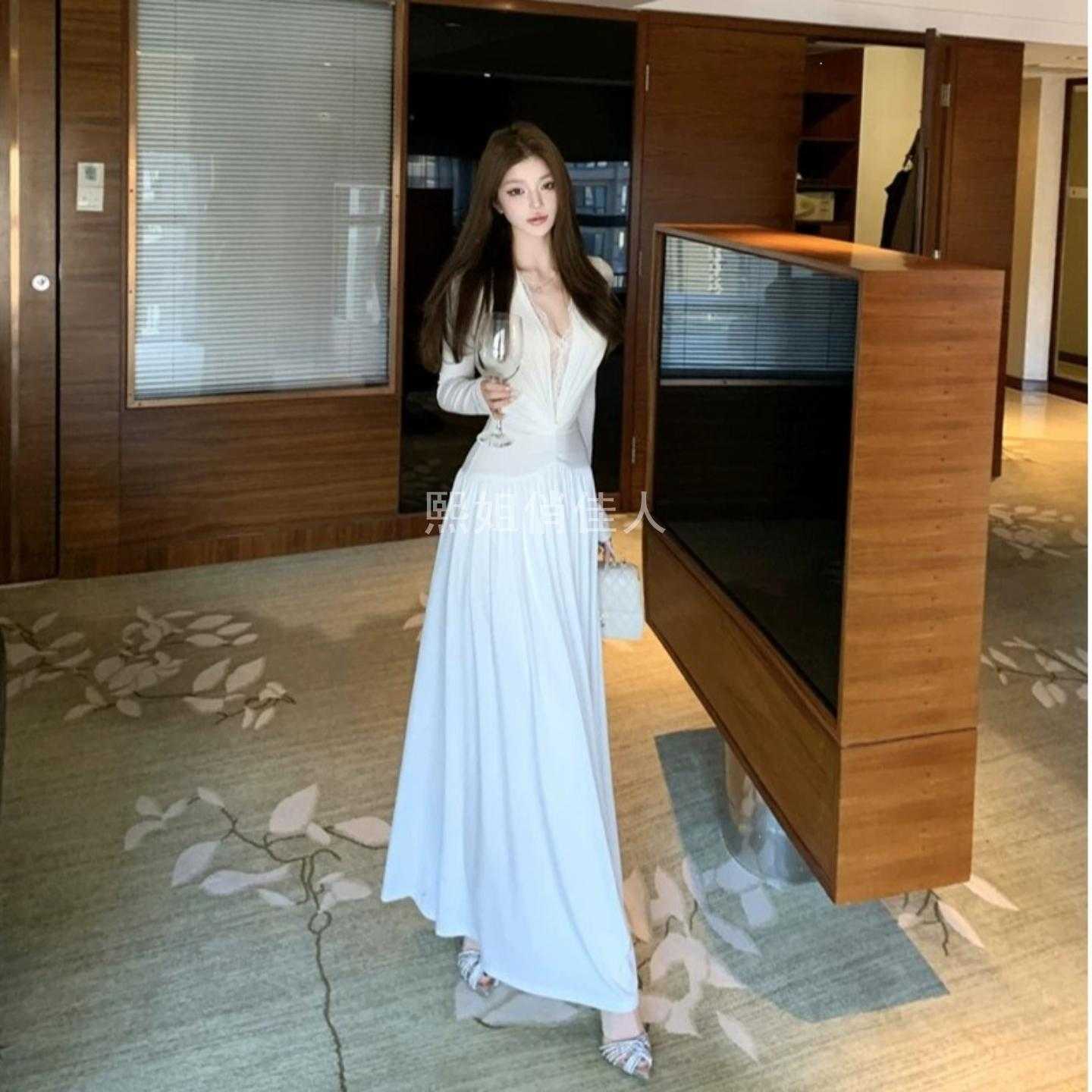 纯欲性感白色深V蕾丝拼接长袖连衣裙女秋季气质收腰褶皱A字长裙子