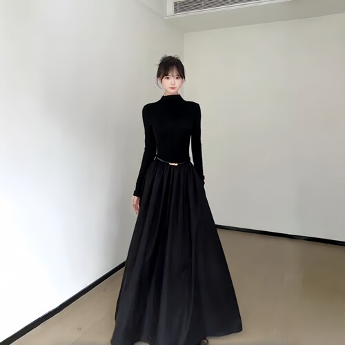 赫本风高领黑色针织显瘦连衣裙