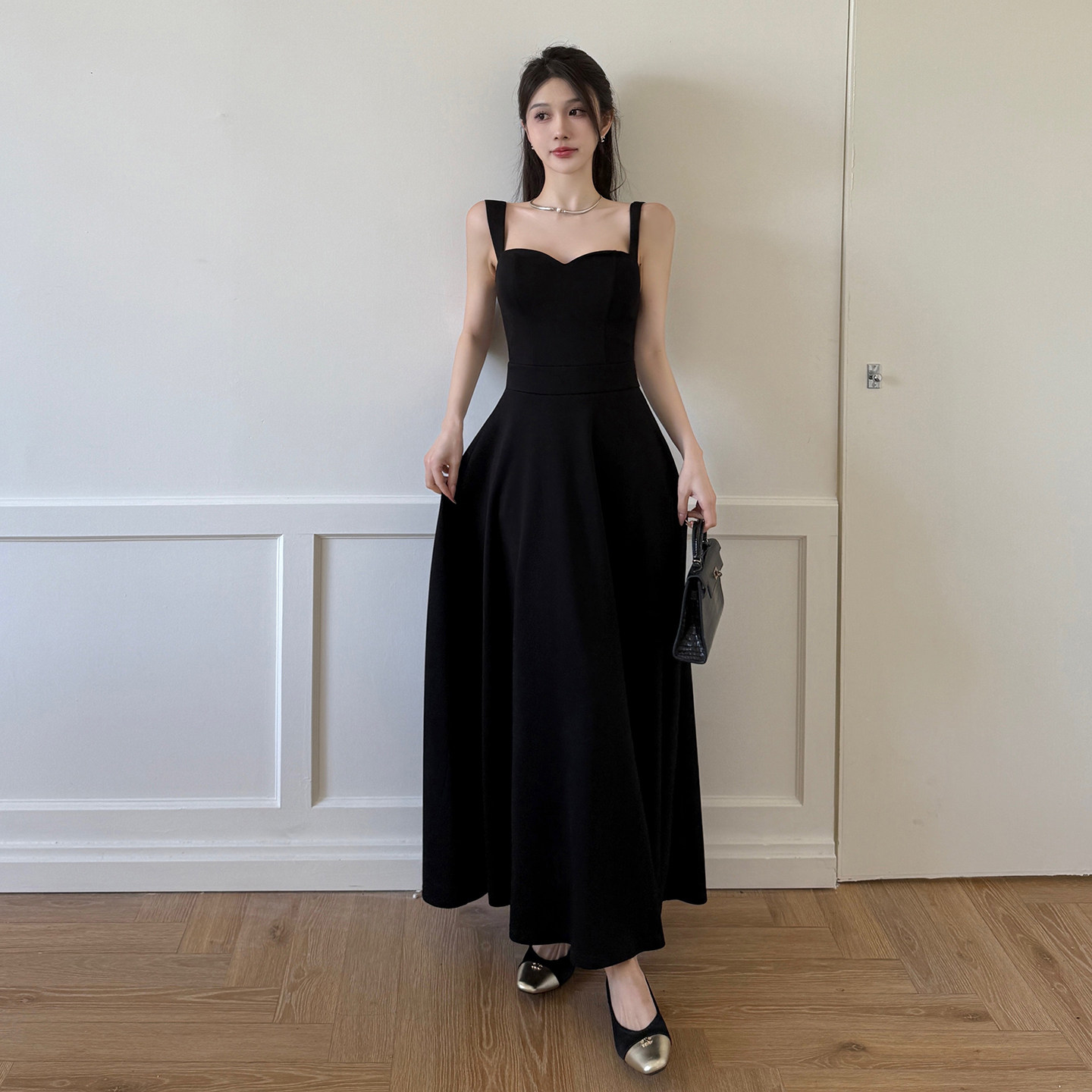 GirlsAt18 法式赫本风黑色吊带连衣裙女夏季收腰气质蓬蓬大摆长裙