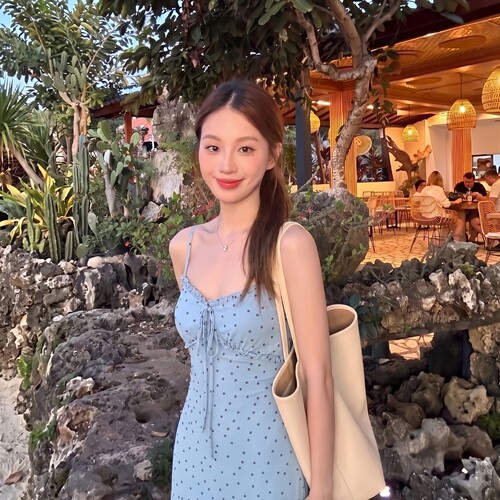 GirlsAt18 温柔度假风蓝色波点吊带连衣裙女纯欲吊带裙气质长裙