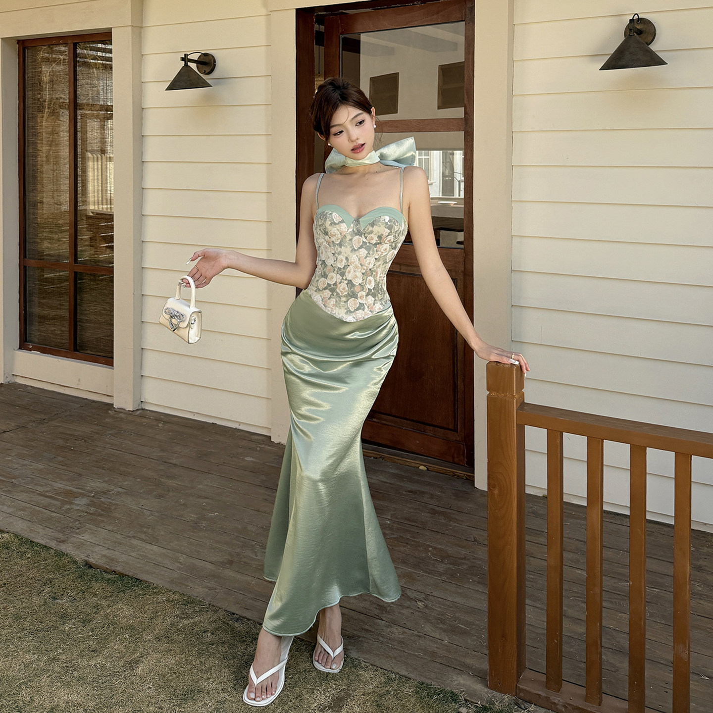GirlsAt18 度假风绿色性感吊带连衣裙套装女夏季缎面收腰鱼尾长裙