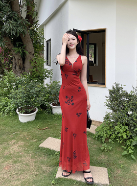 GirlsAt18法式印花红色V领吊带连衣裙女夏季性感气质收腰度假长裙