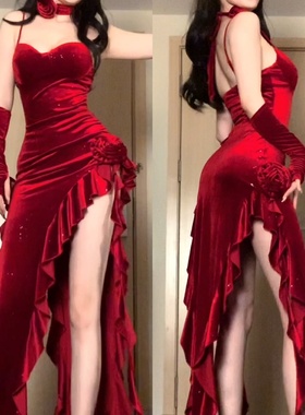 GirlsAt18 新年红色连衣裙女高级丝绒吊带裙不规则性感晚礼服长裙