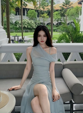 GirlsAt18 法式气质蓝色条纹挂脖连衣裙女夏季海边度假收腰长裙