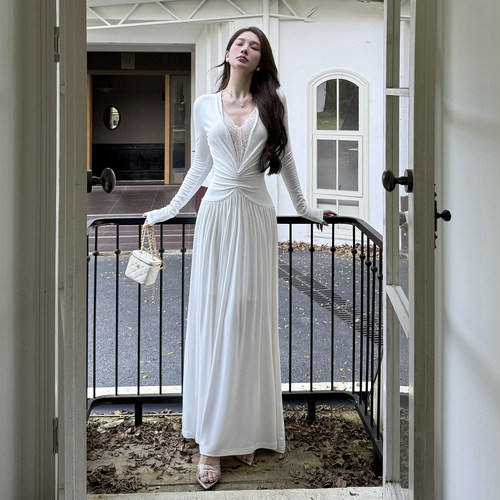 性感蕾丝拼接V领长袖连衣裙