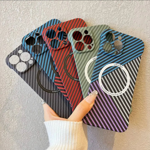 苹果无边框碳纤维纹硬壳磁吸磨砂