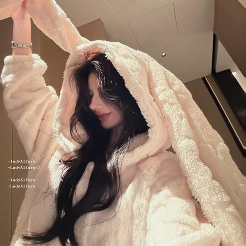 「LA」Bonie邦尼热线*少女纯欲可爱兔耳朵珊瑚绒保暖睡衣套装女冬