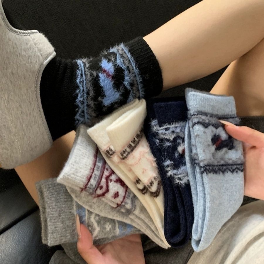 费尔岛萌主!秋冬季新款费尔岛风卡通保暖中筒女袜女堆堆中筒袜