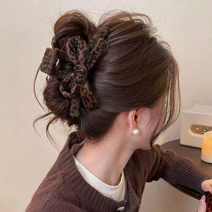 时髦回归~头发抓夹女豹纹蝴蝶结鲨鱼夹2025新款发夹高级感发饰秋