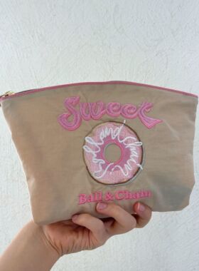 日系小众设计刺绣收纳袋女ball chain新款化妆包防泼水尼龙小包