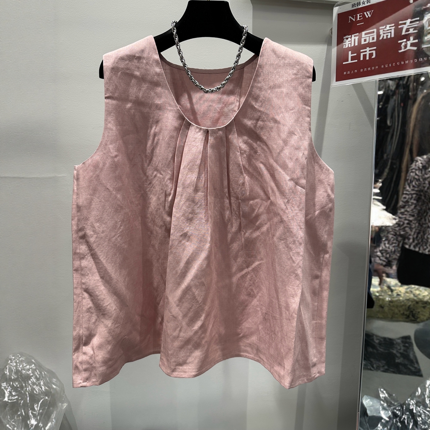 高端欧货圆领无袖压褶设计背心女2025夏季款时尚气质显瘦减龄上衣