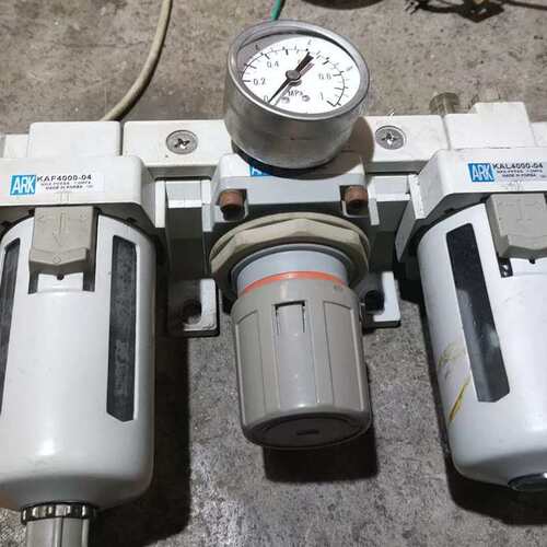 议价ARK KAF4000-04油水分离器，带压力表，成色如图，