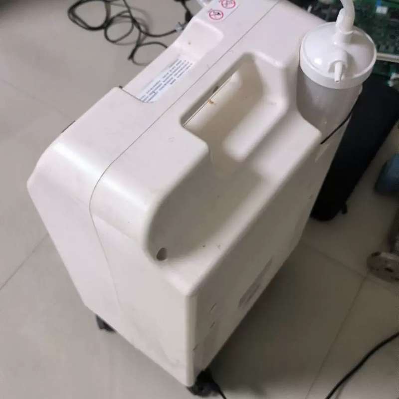 议价氧精灵5L，型号KJR-Y51W，带雾化功能。机器功能完好，
