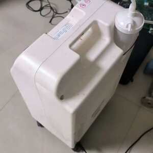 议价氧精灵5L，型号KJR-Y51W，带雾化功能。机器功能完好，