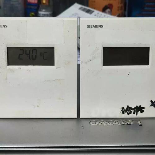 议价QAA2061D温度传感器，一台通电能显示温度，另一台可维修
