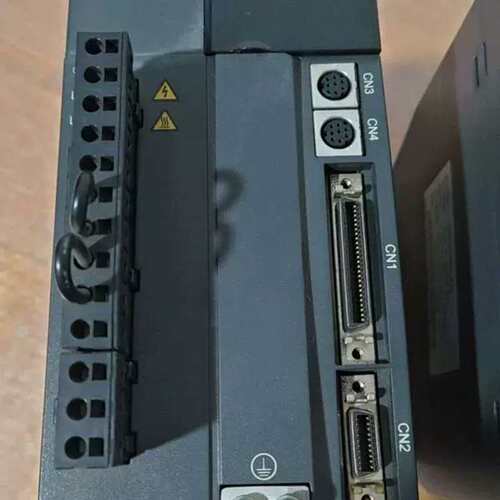 议价可维修IS500AT3R5l高压伺服马达驱动器4台功能正常外观