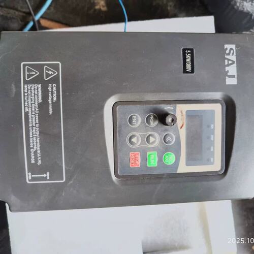 8000B-4T5R5GB/7R5PB 变频器 5.5KW/7.5KW 380V三相电议价维