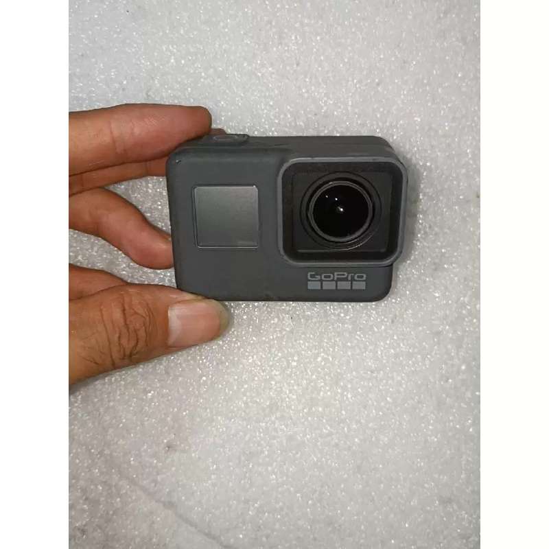 议价GoPro 黑go5，成色一般，实物图片，通电后背面大屏