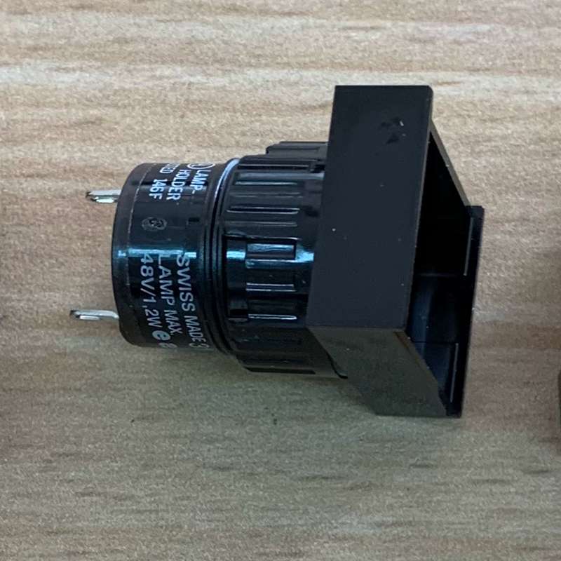 进口EAO开关，31-040.005，。可直拍。