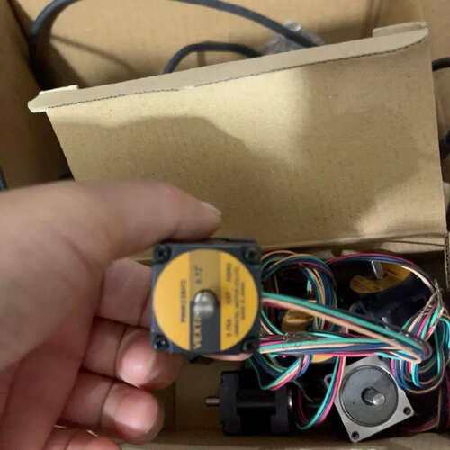 议价双轴电机PMM35BH2~0.75A物品