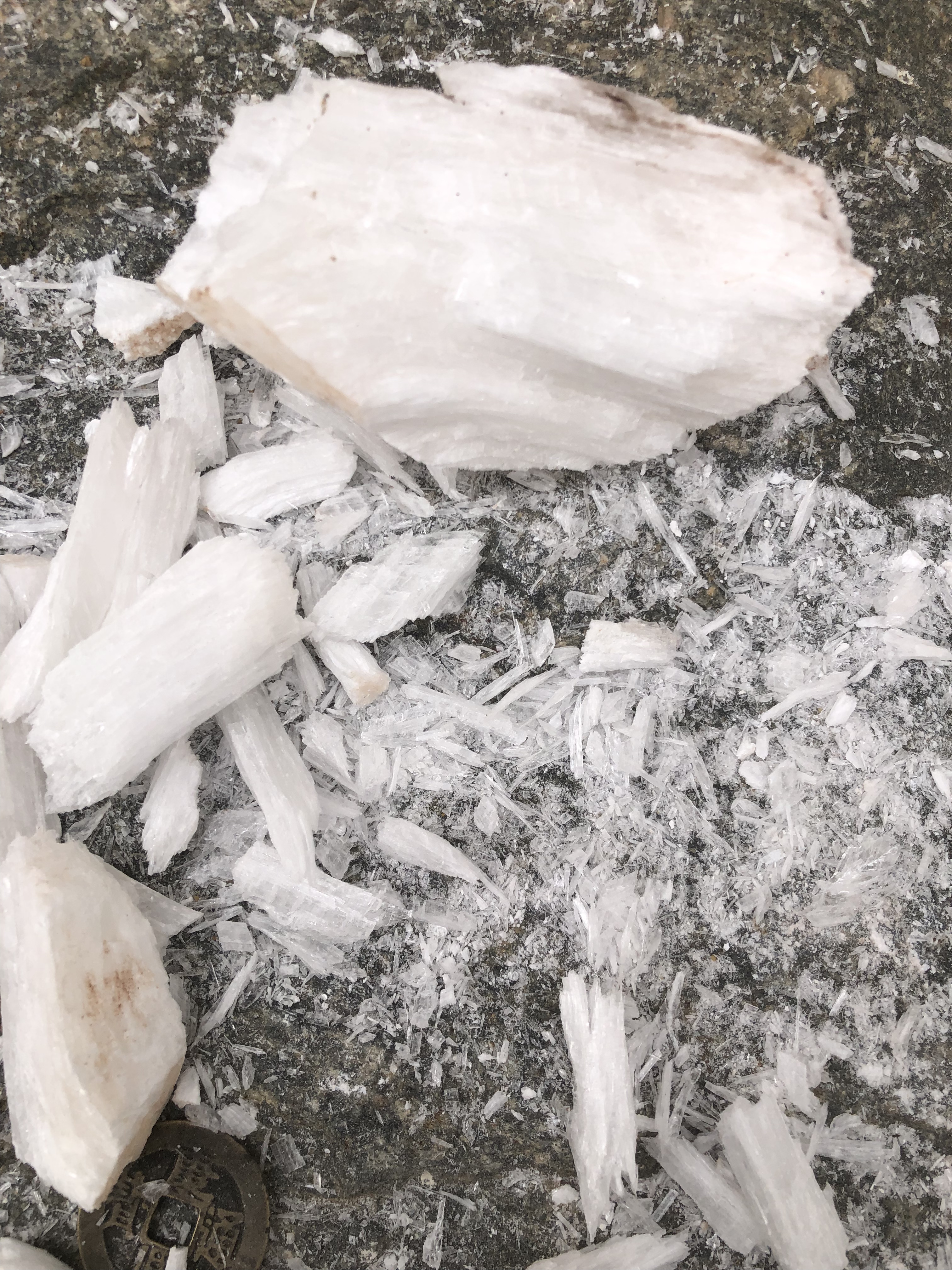 道地湖北石膏软石膏纯天然纤维石膏大块白虎大青龙汤麻杏石甘原料