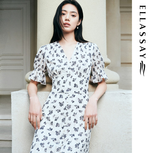 ELLASSAY歌力思2026春夏新款时尚抽褶显瘦碎花连衣裙EWD352Y07900