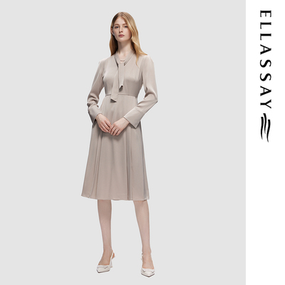 ELLASSAY歌力思秋季新款醋酯通勤飘带领连衣裙女EWD353Y05200
