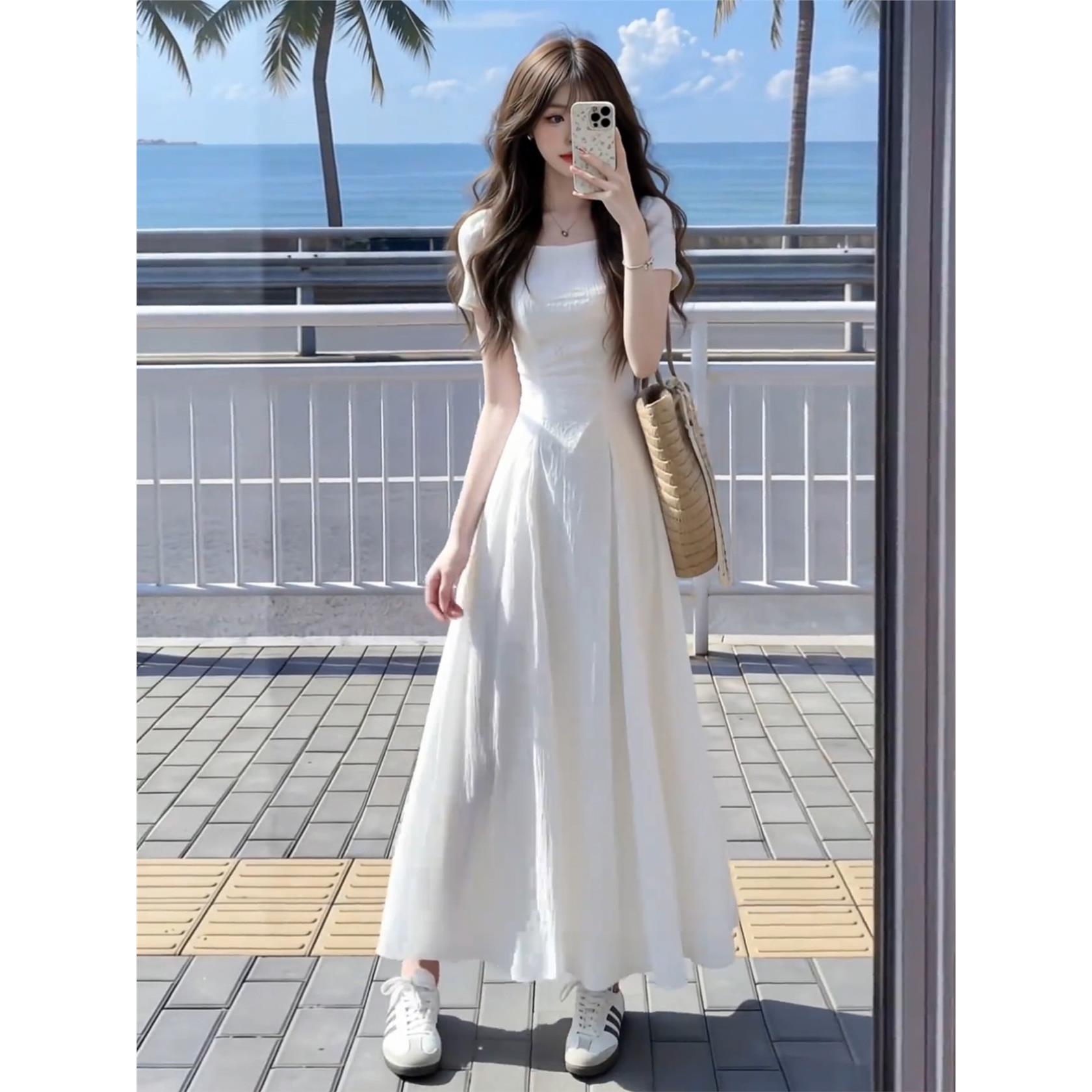 法式甜美风白色字连衣裙