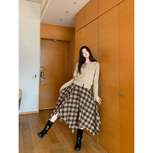 pusumede 复古粗花格纹半身裙女气质显瘦不规则中长裙子 木纹褶皱