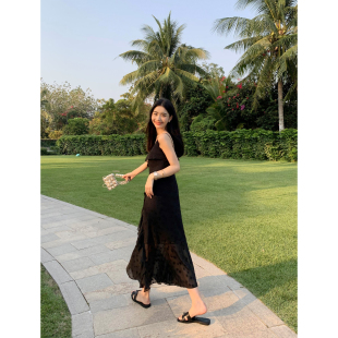 pusumede黑色法式 吊带连衣裙女荷叶边开叉裙子气质雪纺裙度假长裙