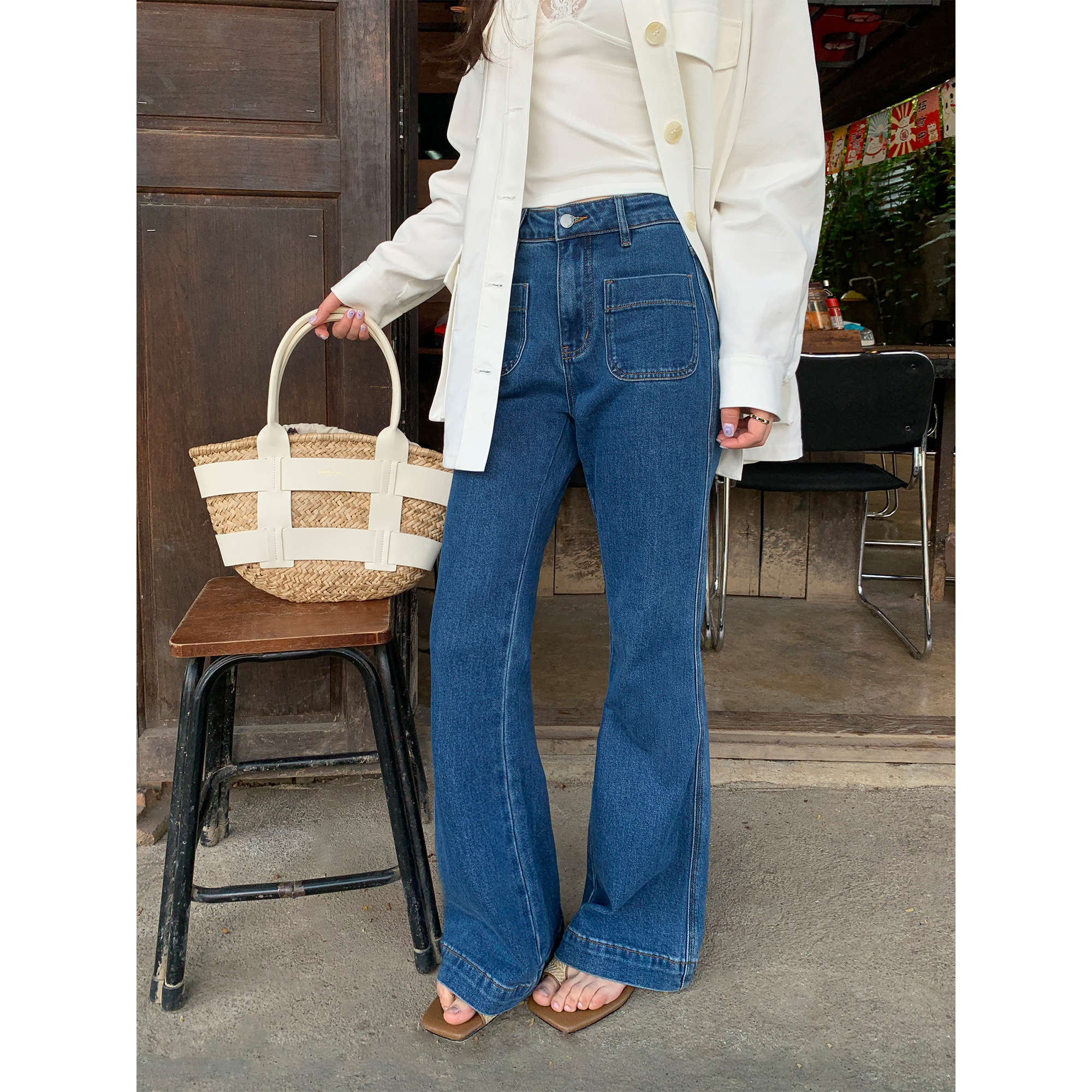 蓝色高腰微喇牛仔裤女修身显瘦