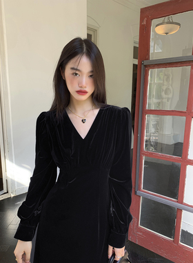 pusumede 高级感丝绒连衣裙女新款法式气质v领收腰显瘦中长款裙子