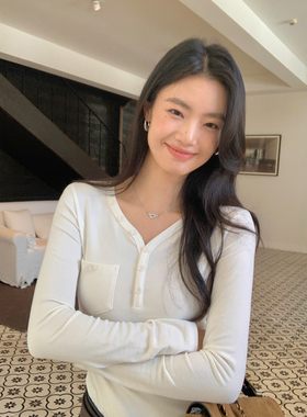 pusumede 素食主义 黑色v领针织长袖上衣女简约设计感修身打底T恤