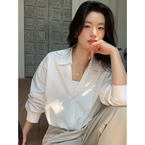 假两件拼接v领白色衬衫女