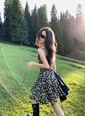 pusumede 法式V领碎花吊带连衣裙女夏季收腰显瘦肌理感a字短裙子