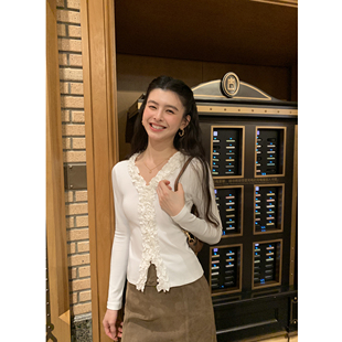 T恤女小众设计感修身 pusumede 花边V领针织长袖 法式 上衣 塞纳假日