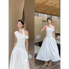 pusumede 打破沉闷 白色飘带斜肩连衣裙女拼接连身裙小众露肩裙子