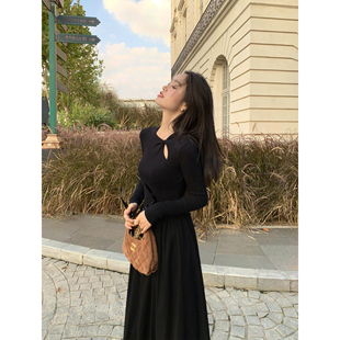 pusumede【现货6折】黑色镂空长袖连衣裙女设计感收腰气质裙子