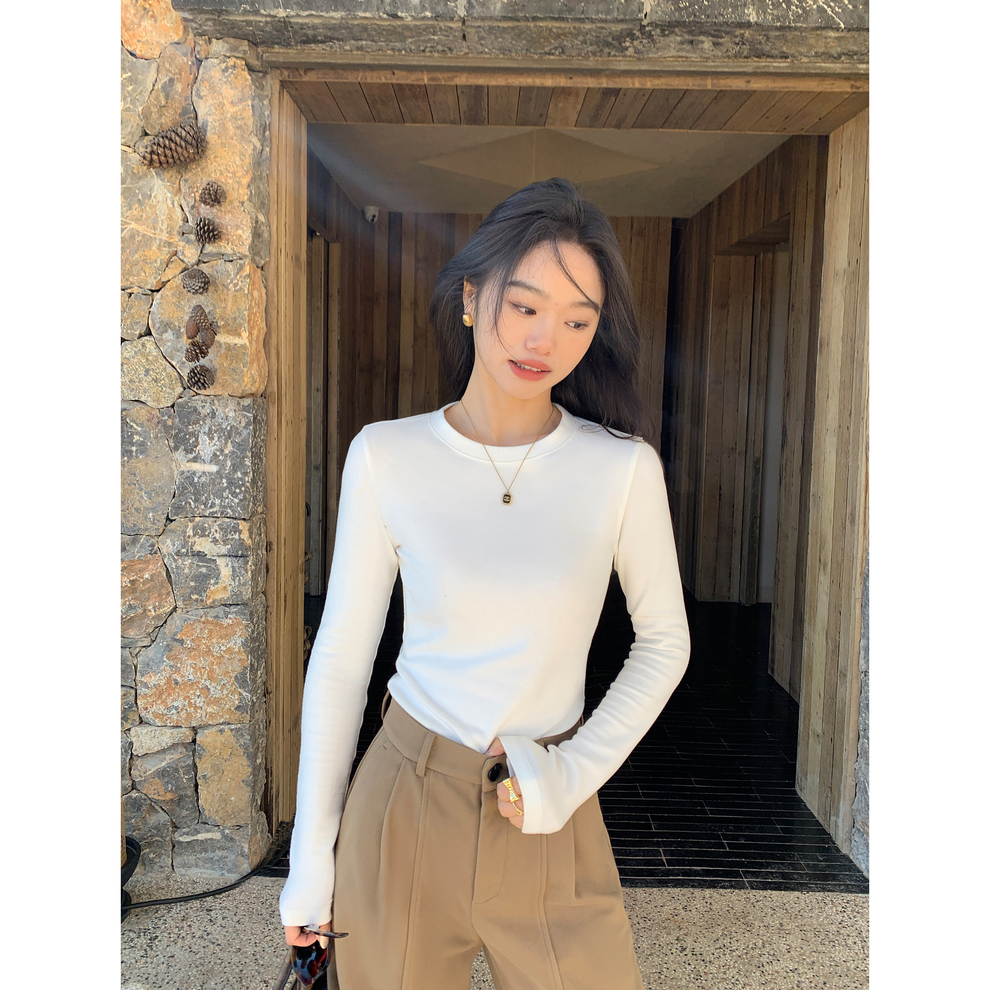 黑色针织长袖t恤女修身百搭