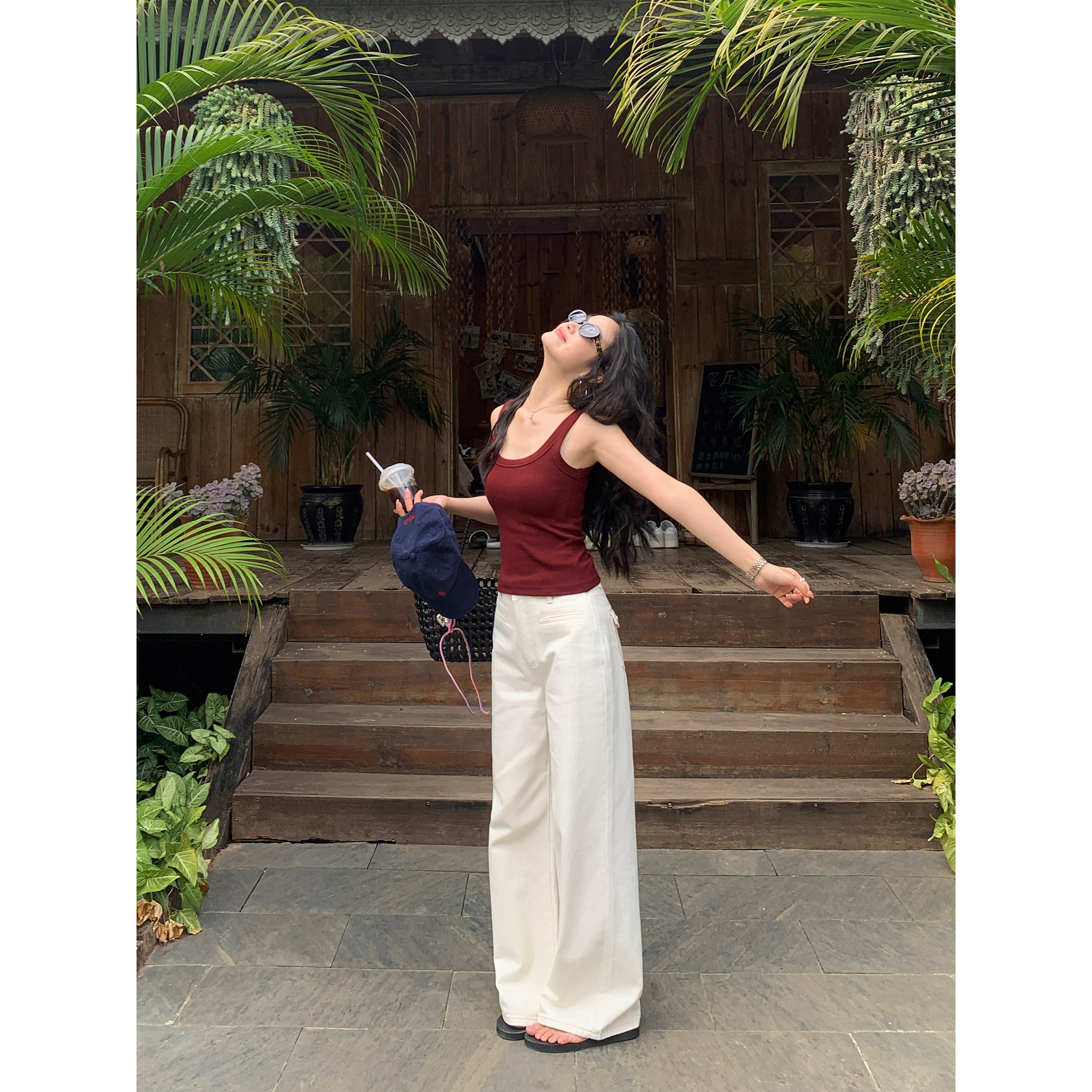 翻盖后口袋米白阔腿直筒牛仔裤