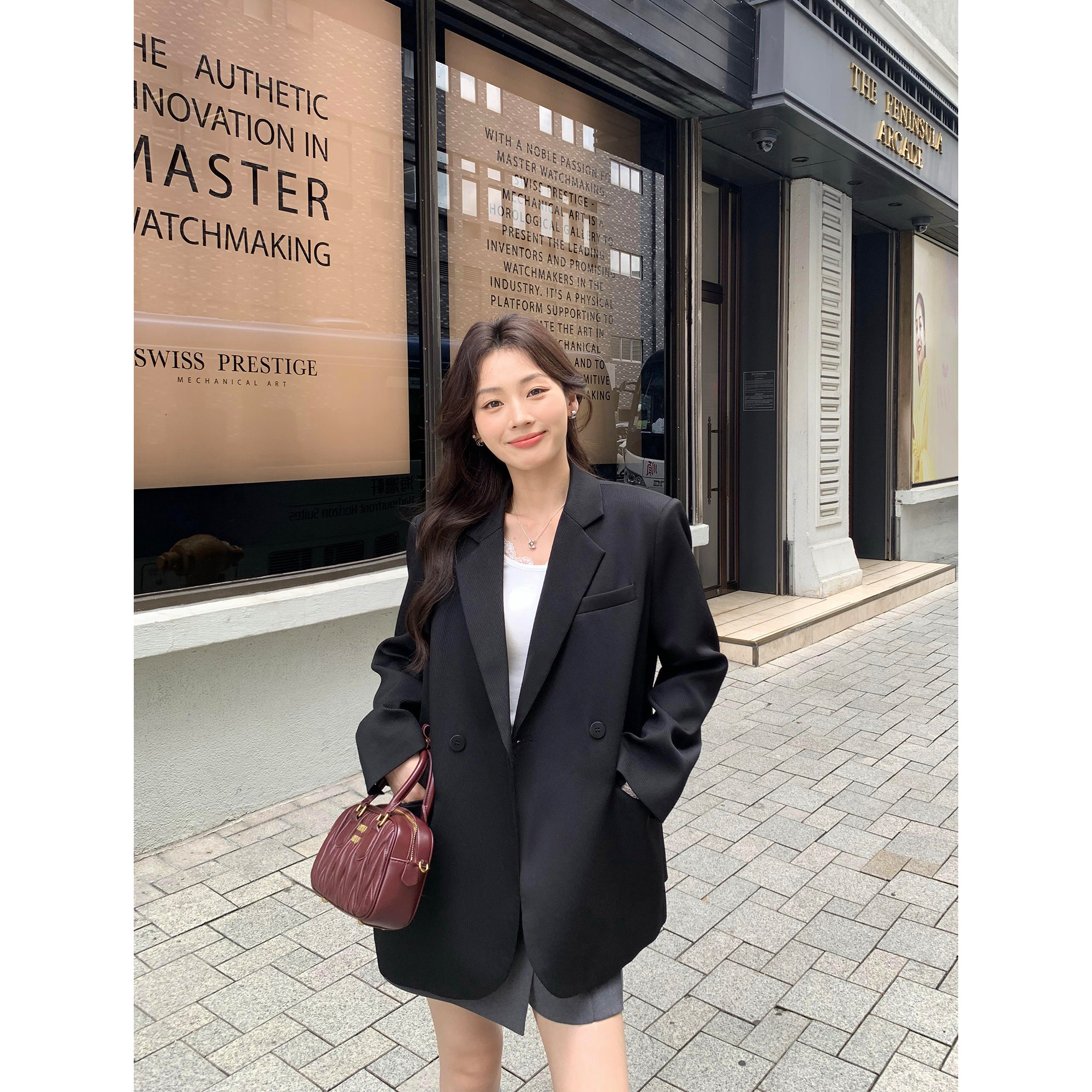 高质领域黑色廓形感西装外套