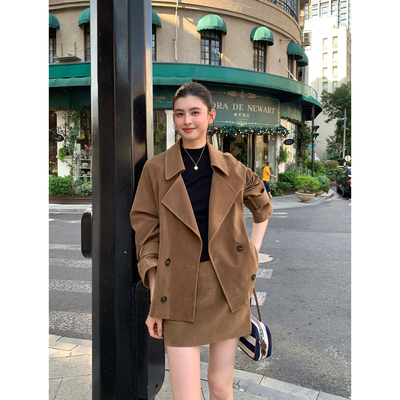 pusumede 仓谷宣言 复古麂皮绒翻领风衣女短款外套半身短裙两件套